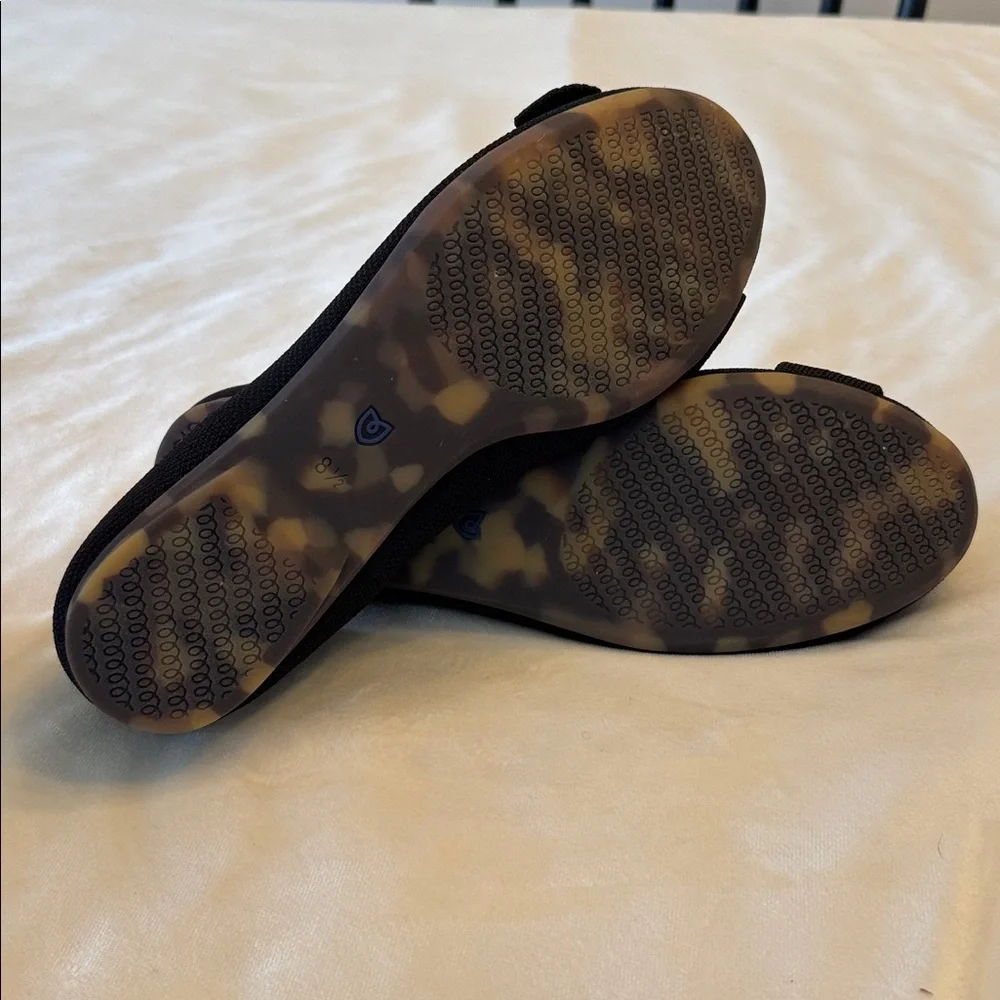 Rothy's The Emblem Round Toe Black Flats with Gold Buckle, sz 8.5 - Picture 6 of 6